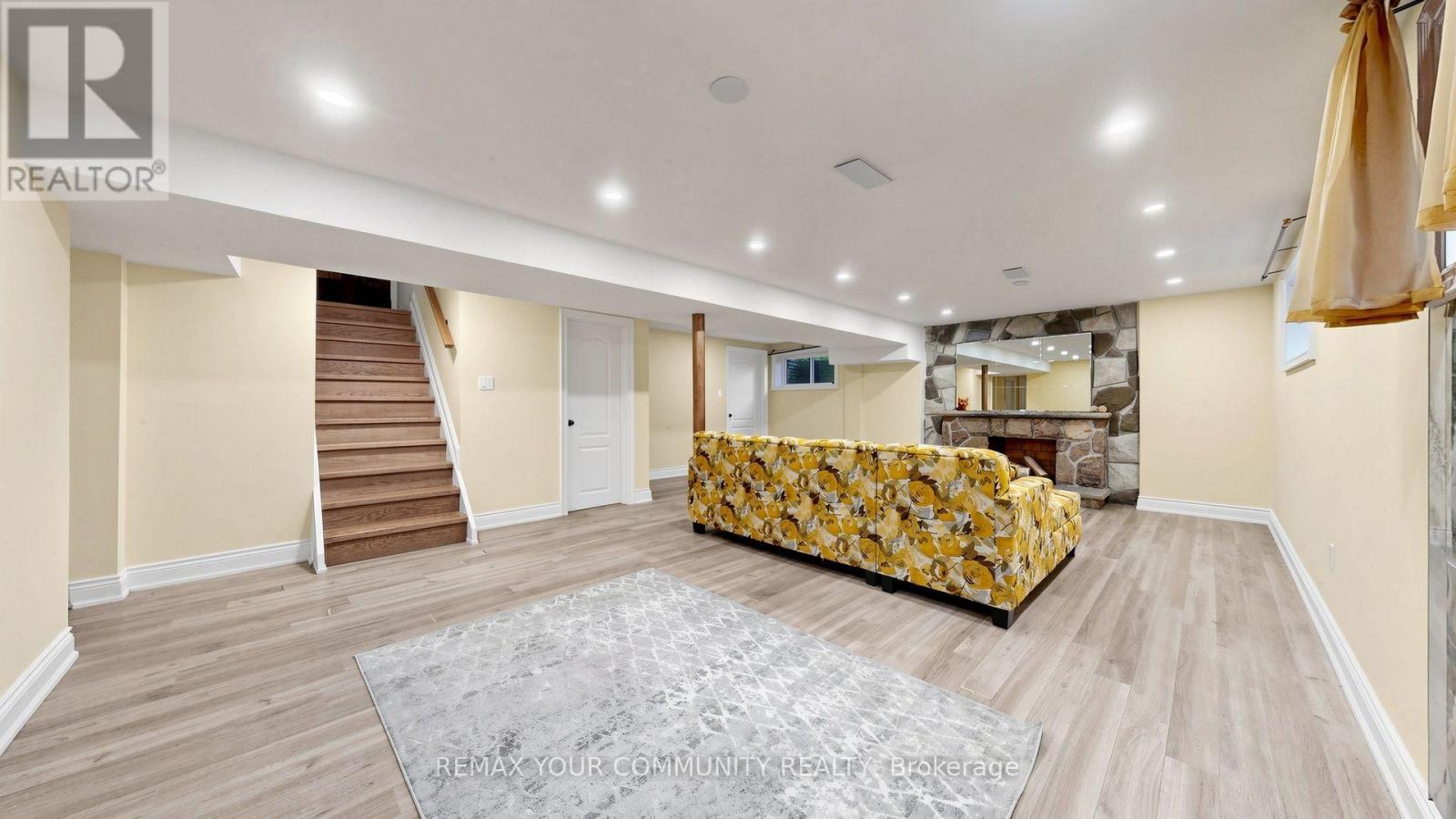 15 Colwick Drive, Toronto, ON photo 36