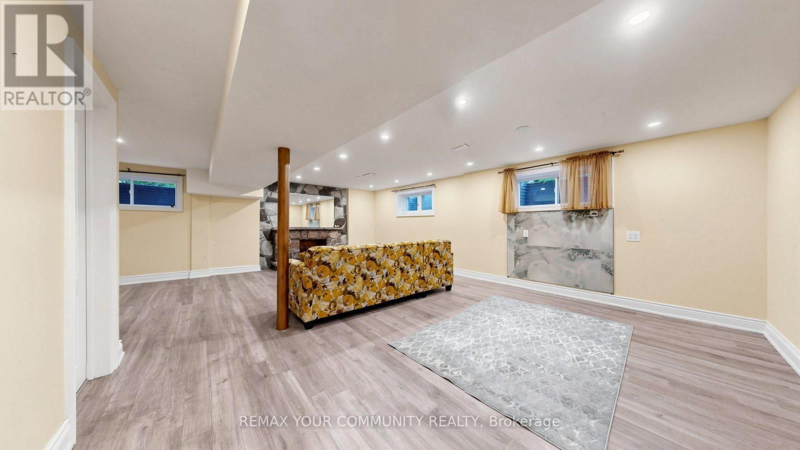 15 Colwick Drive, Toronto, ON photo 37