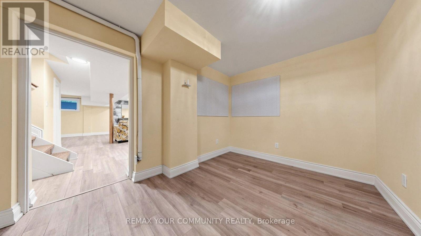 15 Colwick Drive, Toronto, ON photo 42