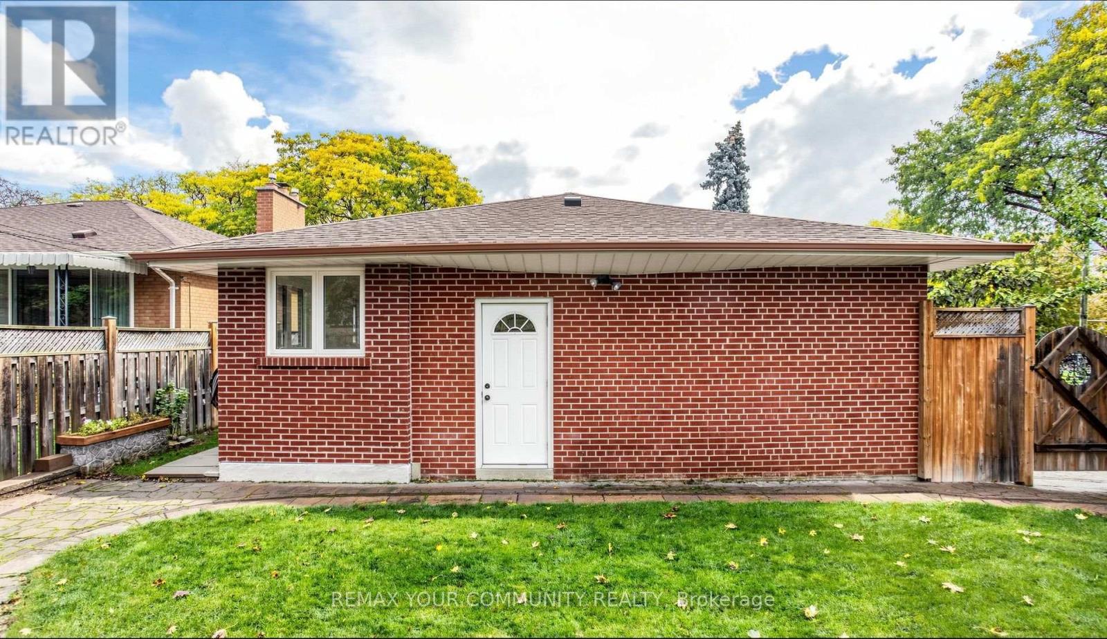 15 Colwick Drive, Toronto, ON photo 47