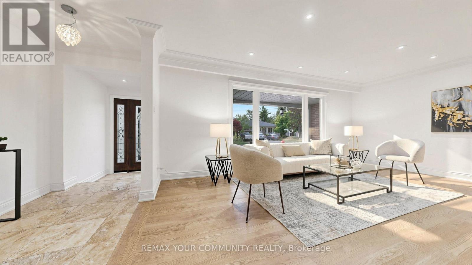 15 Colwick Drive, Toronto, ON photo 6