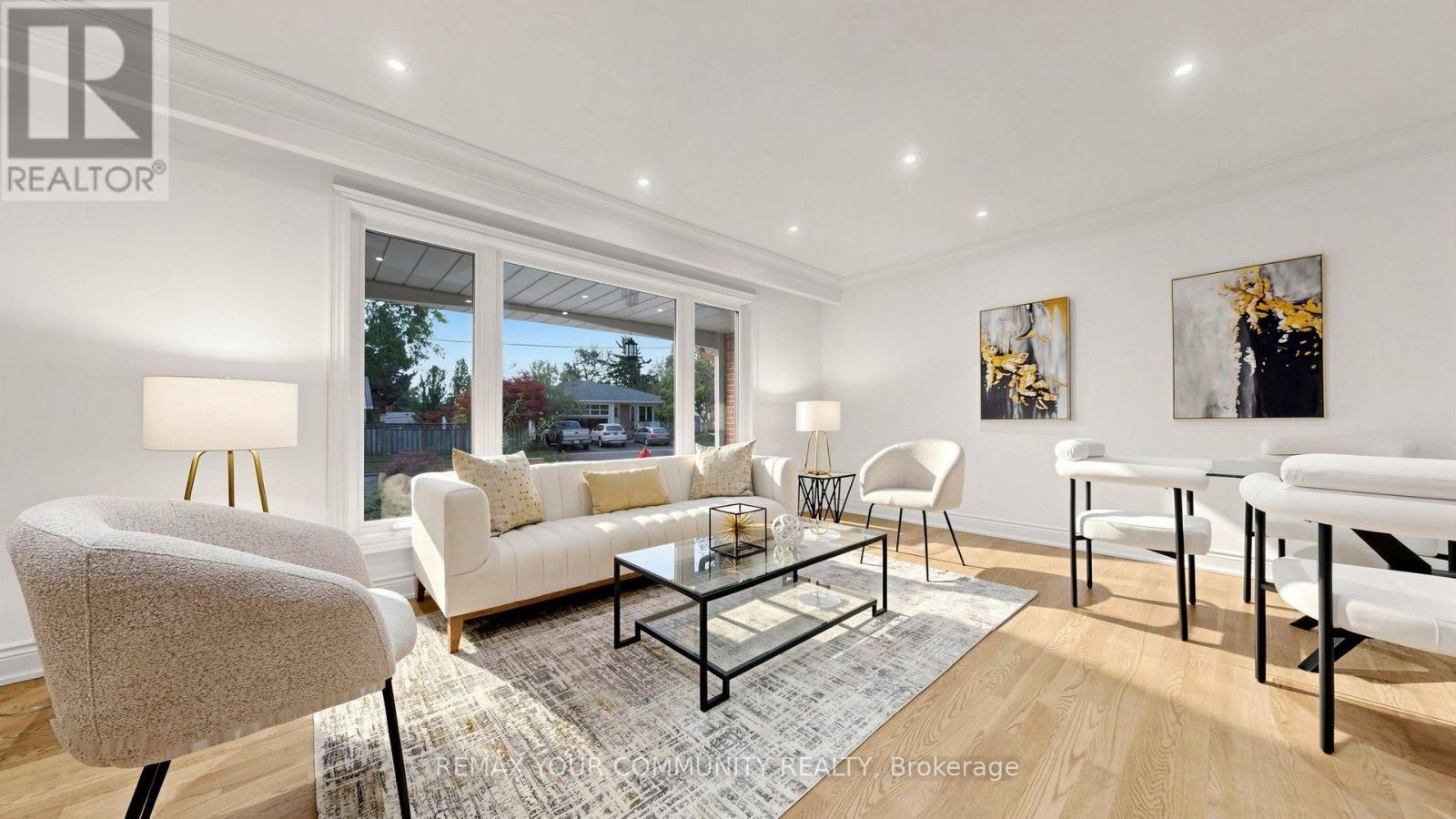 15 Colwick Drive, Toronto, ON photo 8