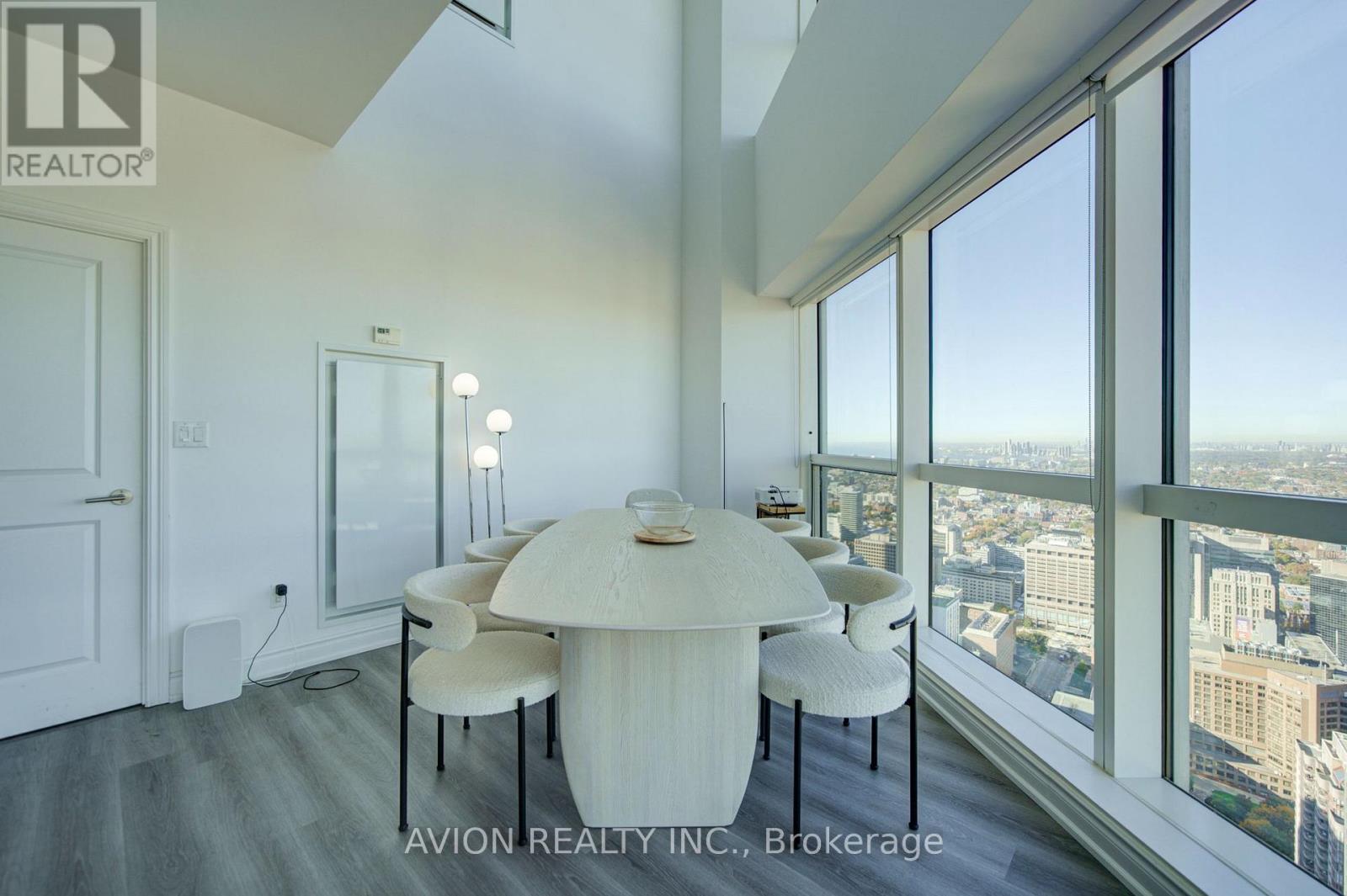 5716- 386 Yonge Street, Toronto, ON photo 9