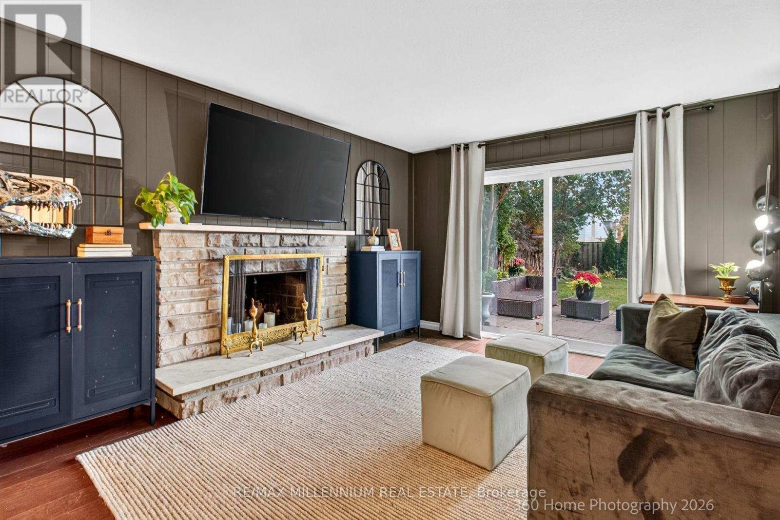15 MARBLEMOUNT CRESCENT - 11