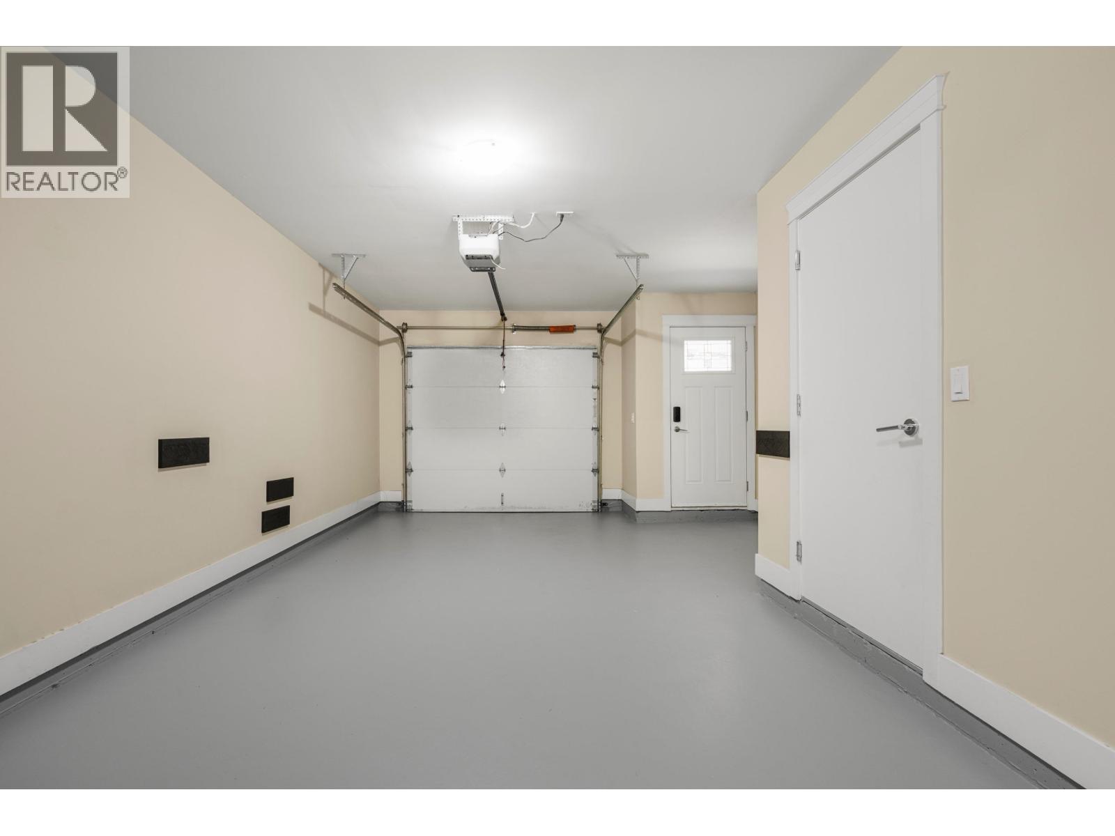Photo of 14 6033 WILLIAMS ROAD 23