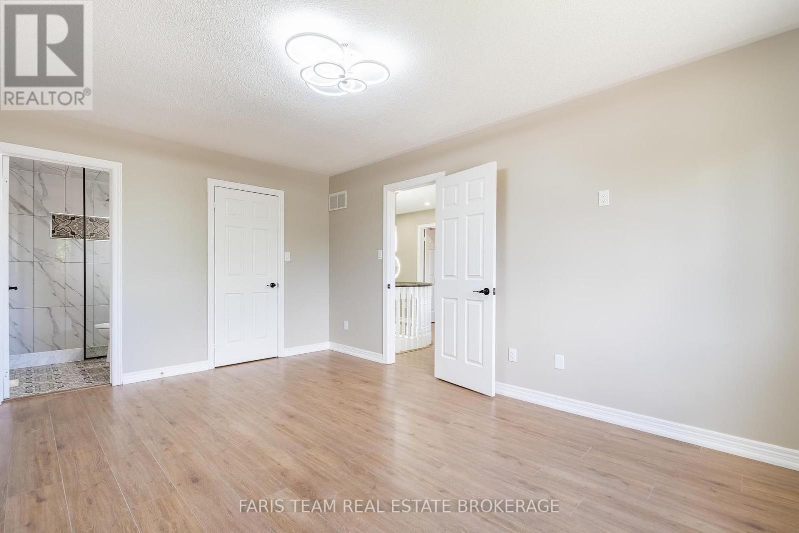 186 FERNDALE DRIVE S - 18