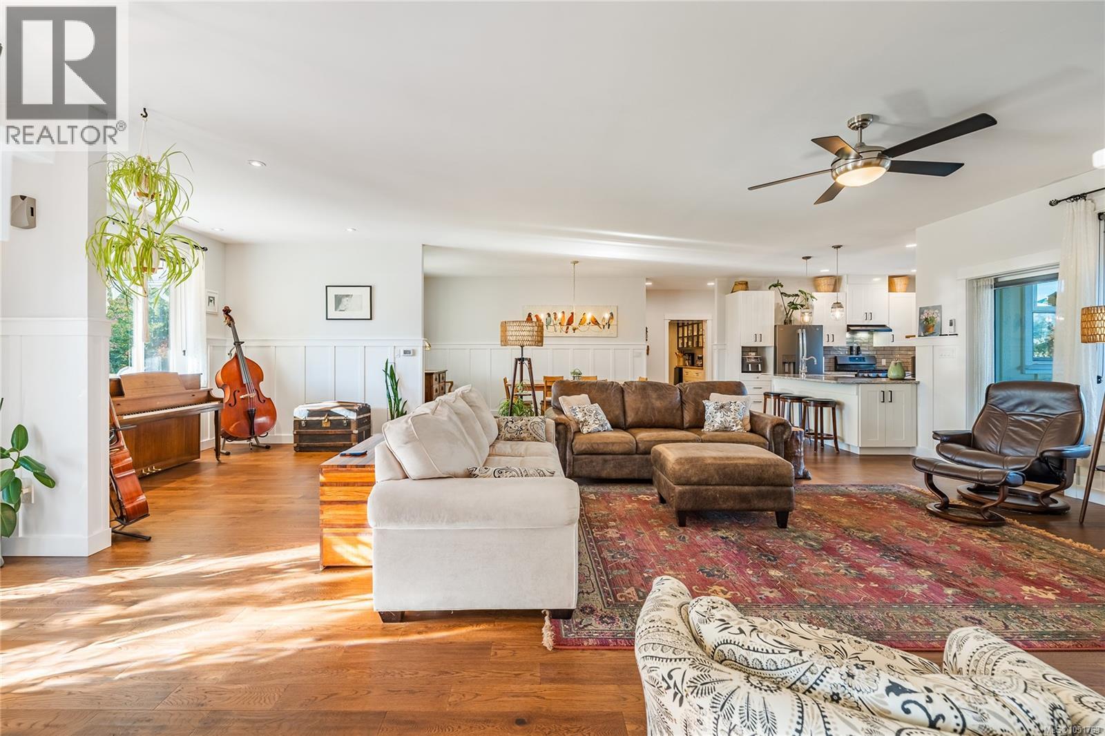 7371 Lakefront Dr - 8