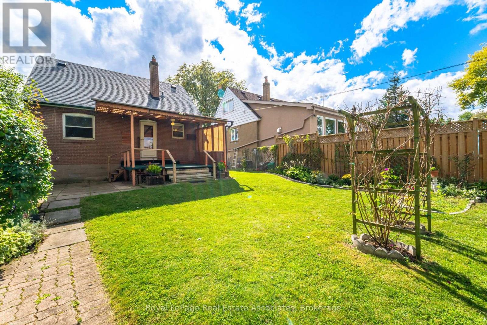 68 Allenby Avenue, Toronto, ON photo 48