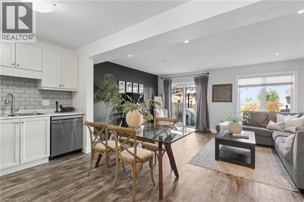 42 RENFREW Street — photo 3