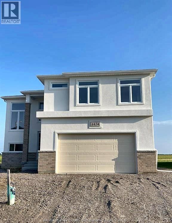4434 BELMONT, Comber