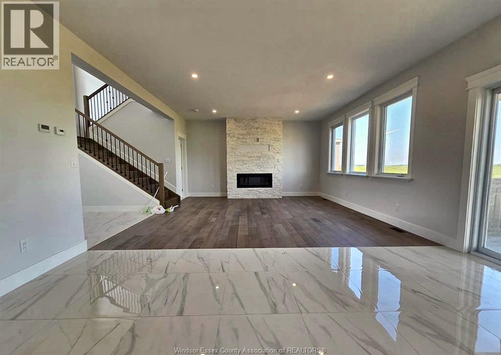 4434 BELMONT, Comber — photo 2