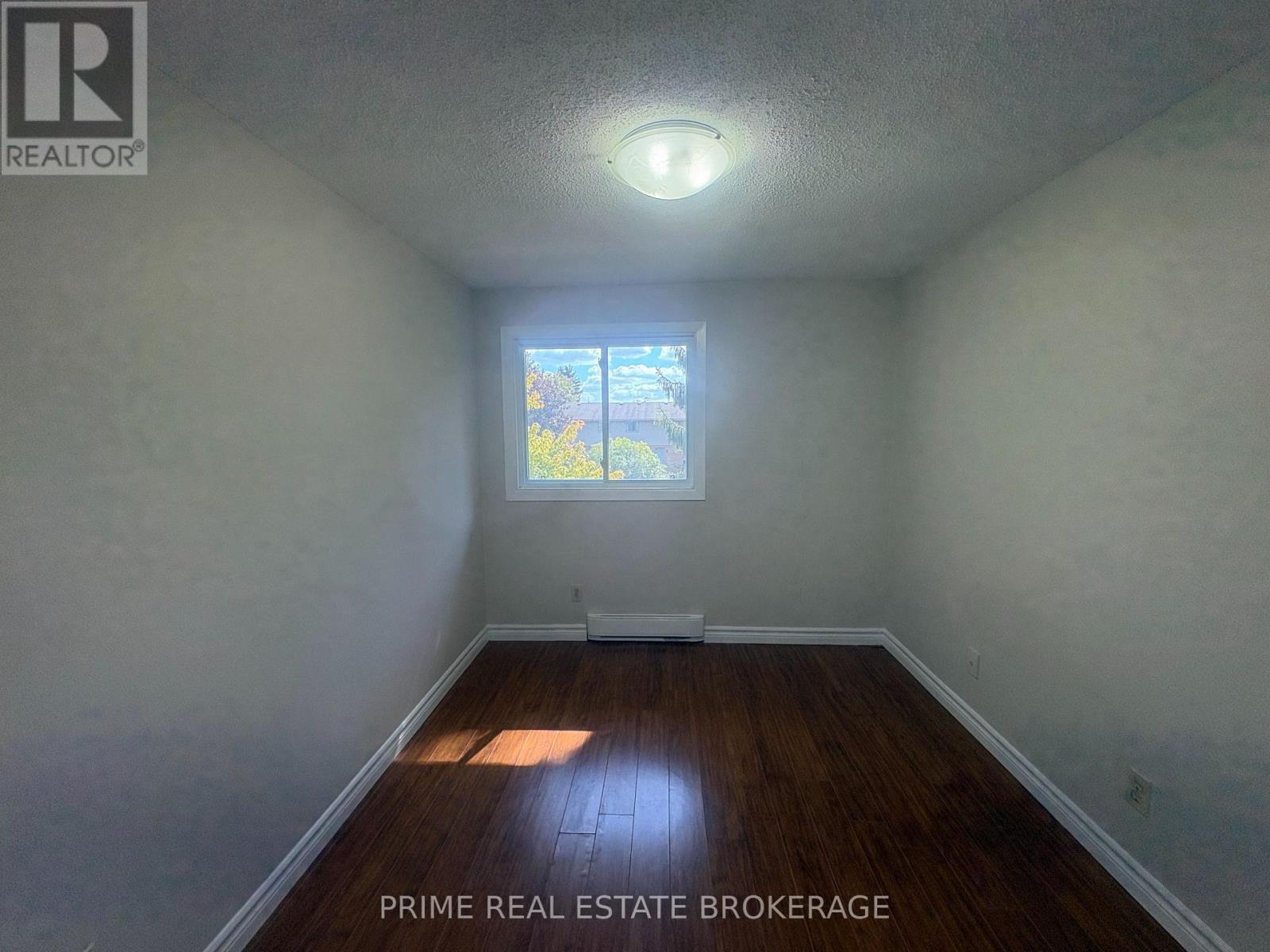 3 bedroom Single Family interior view, 55- 135 Belmont Drive, London South (South O), Ontario