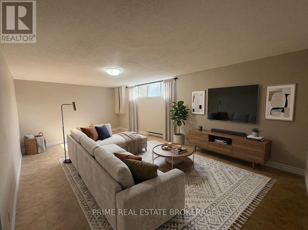 3 bedroom Single Family interior view, 55- 135 Belmont Drive, London South (South O), Ontario