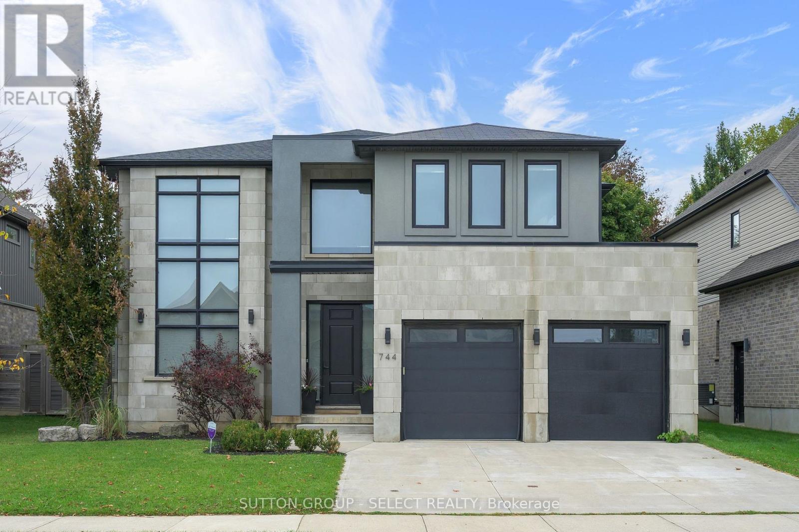 5 bedroom Single Family exterior, 744 Hickorystick Key, London North (North R), Ontario