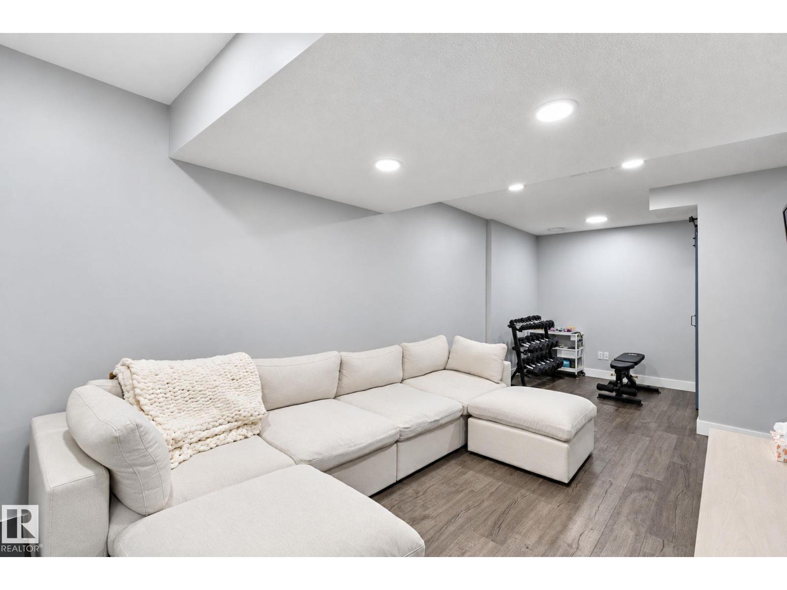 818 Cavanagh HE SW, Edmonton — photo 24