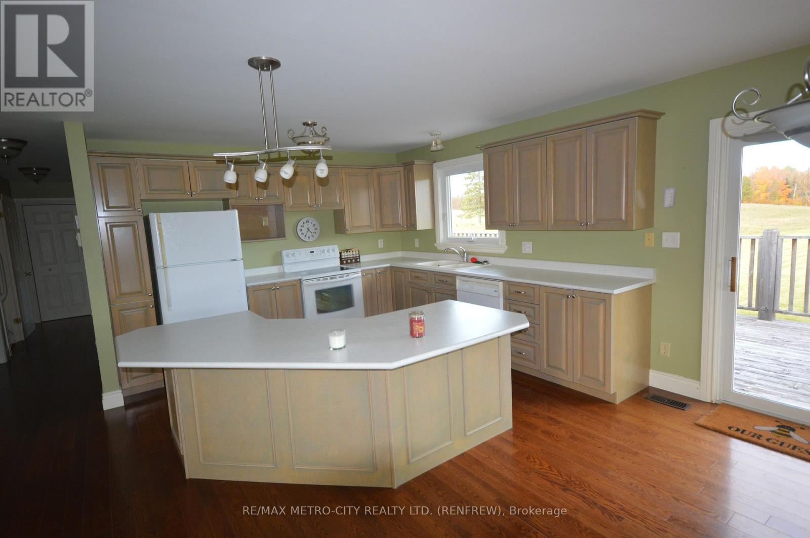 304 Mansel Hill photo 4
