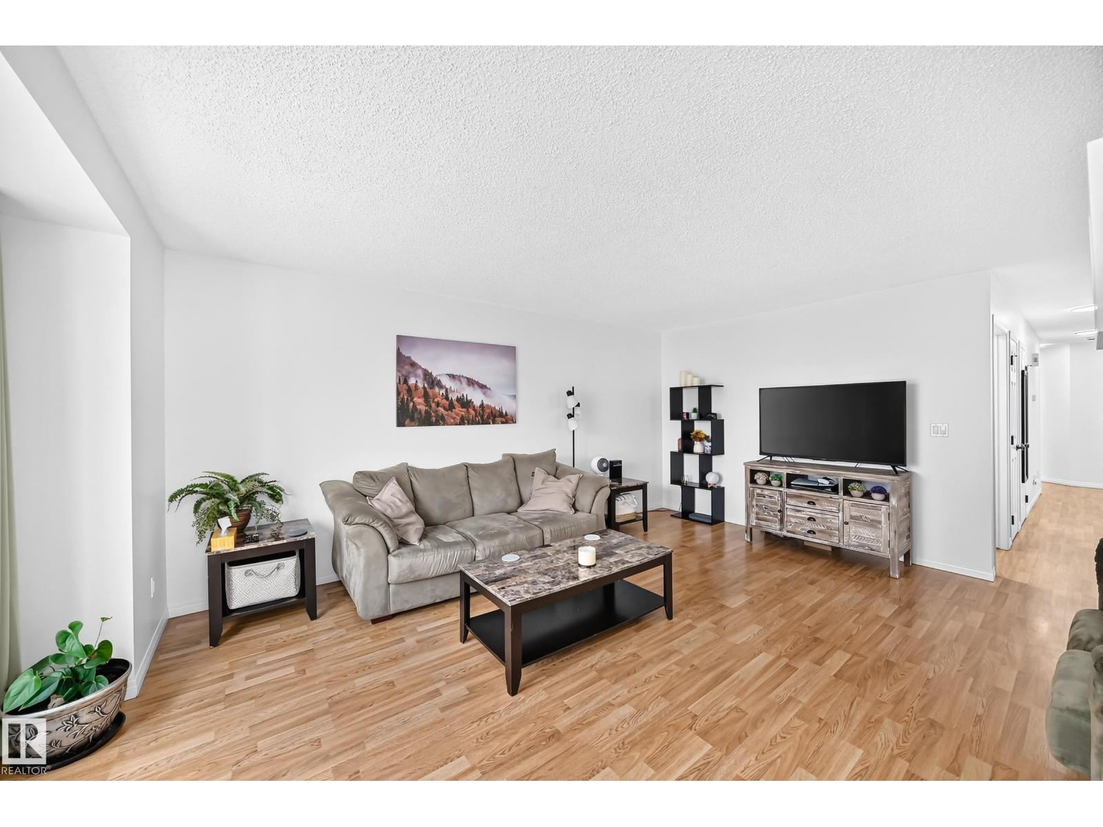 10015B 97 Avenue, photo 5