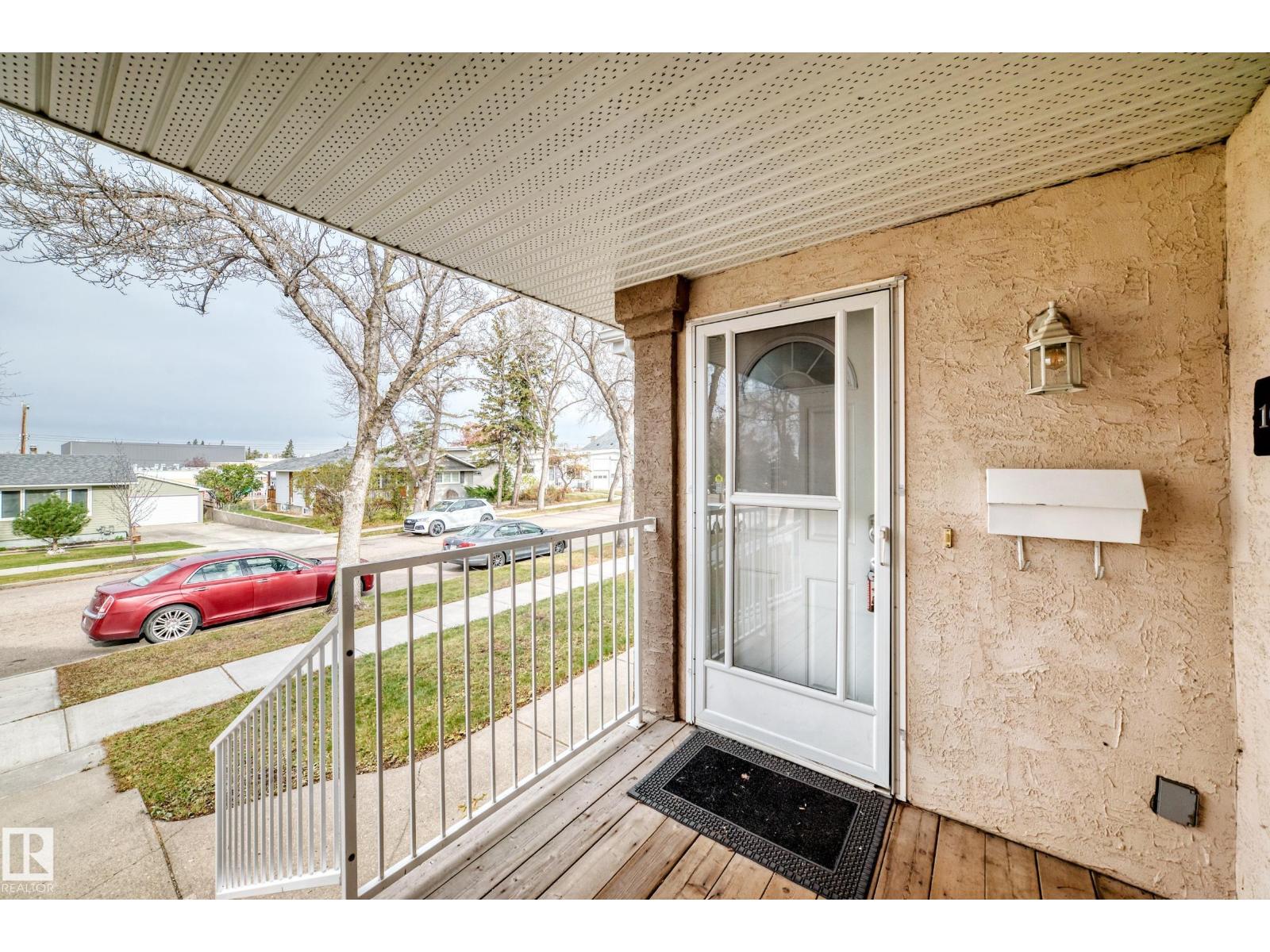 10015B 97 Avenue, photo 3