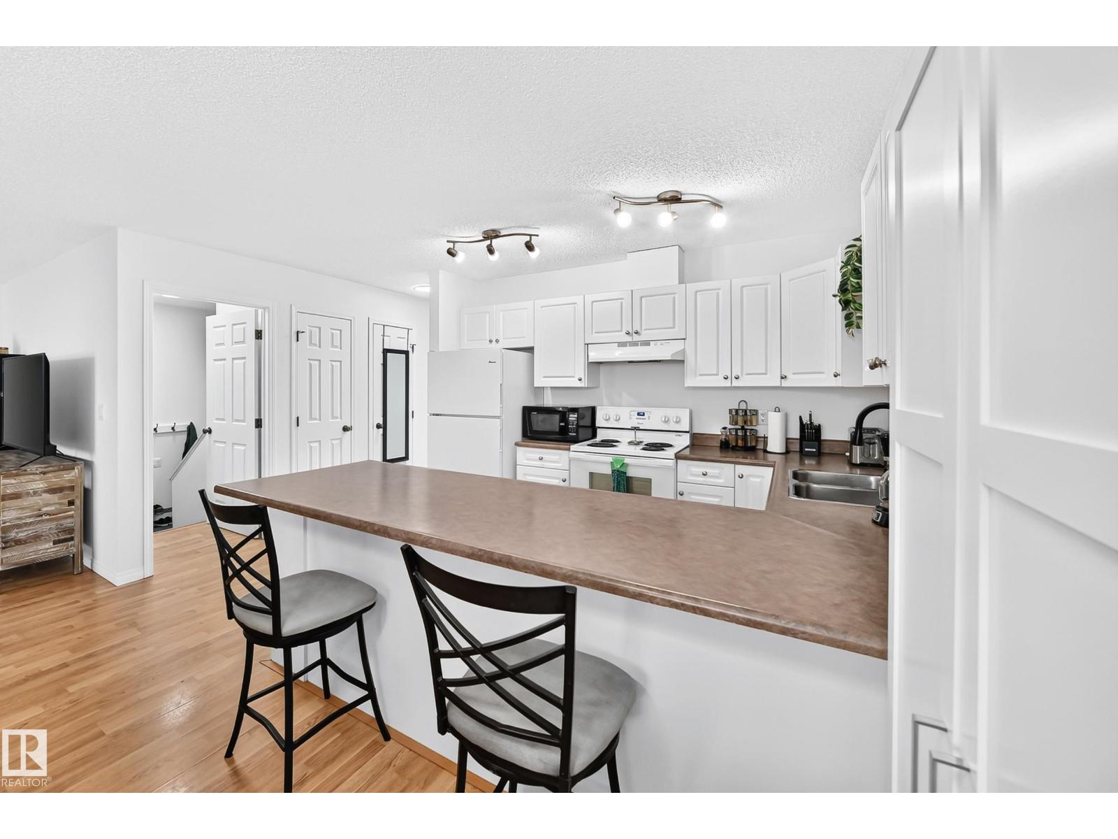 10015B 97 Avenue, photo 13