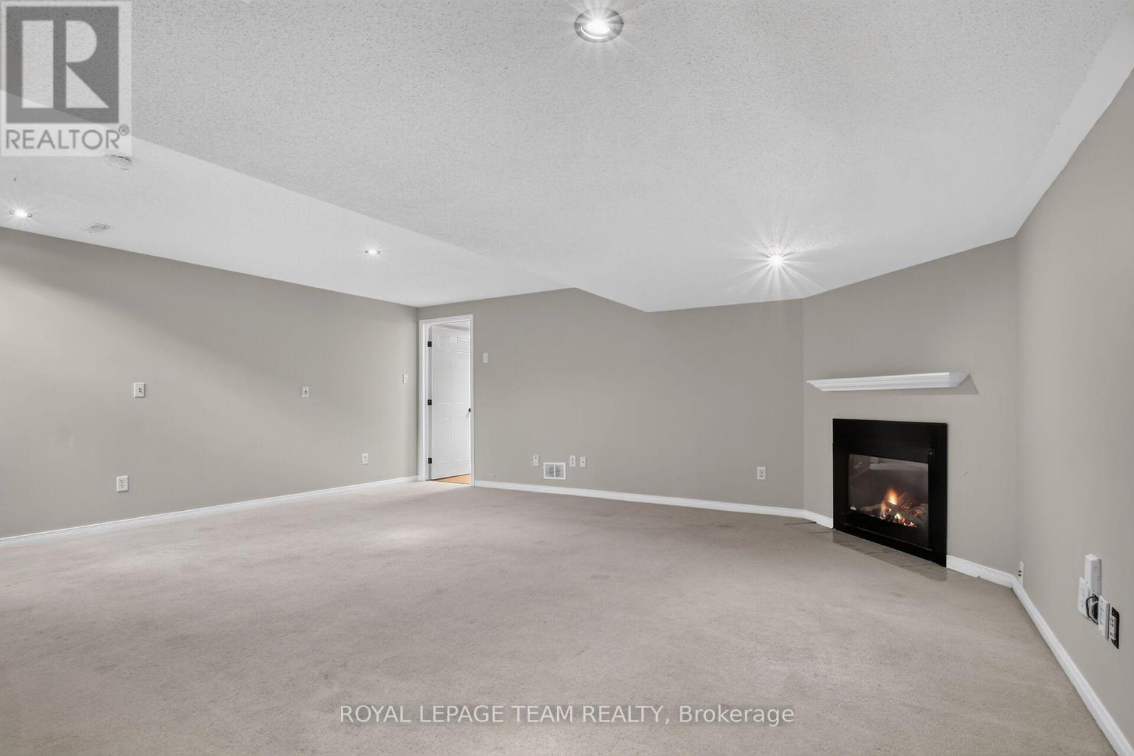 Condos for Sale in Ottawa – 3 CHANTILLY GATE, Ottawa – By Peter Sagos - Image 34