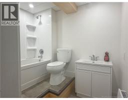 Apt 2