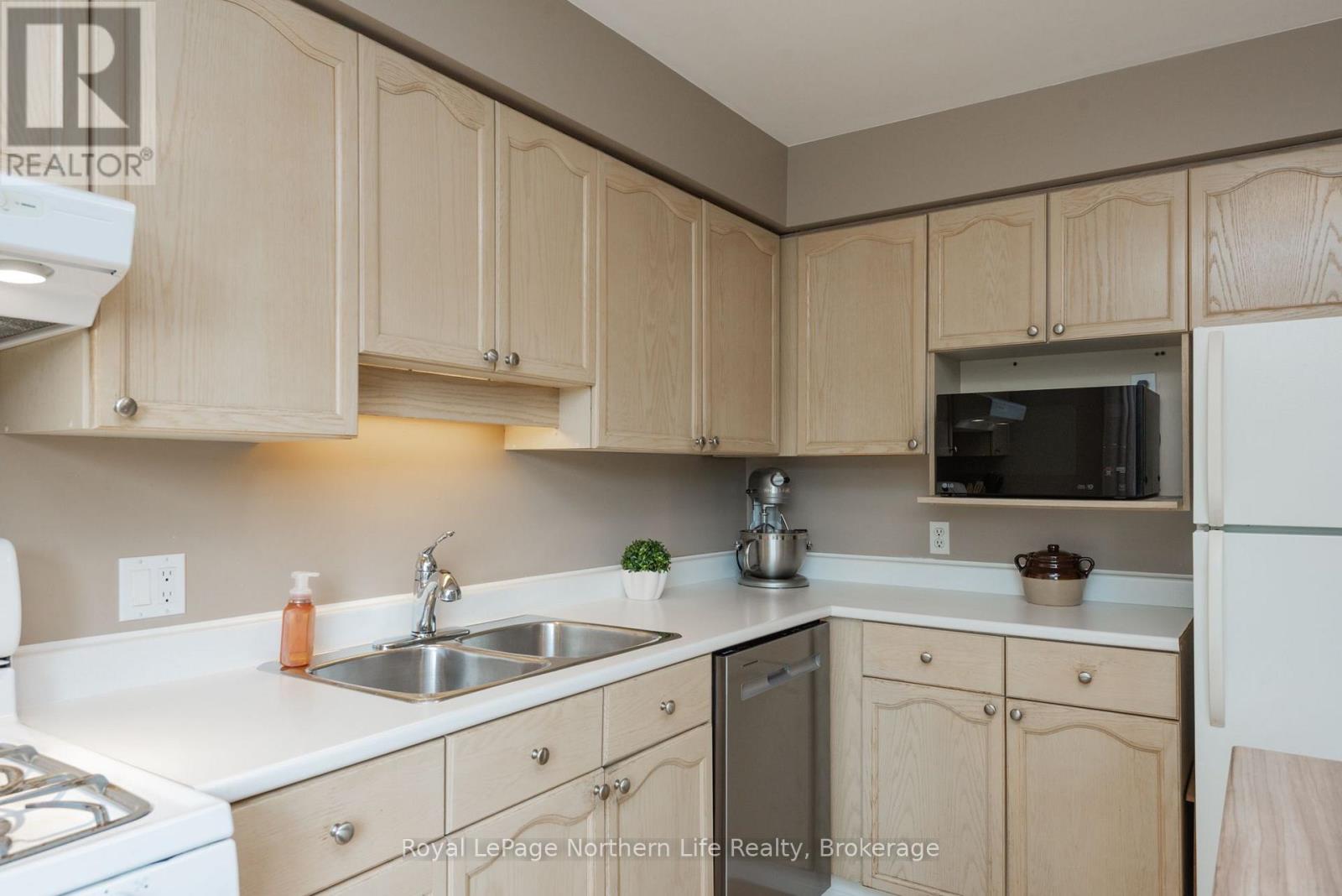 637 TACKABERRY DRIVE - 19