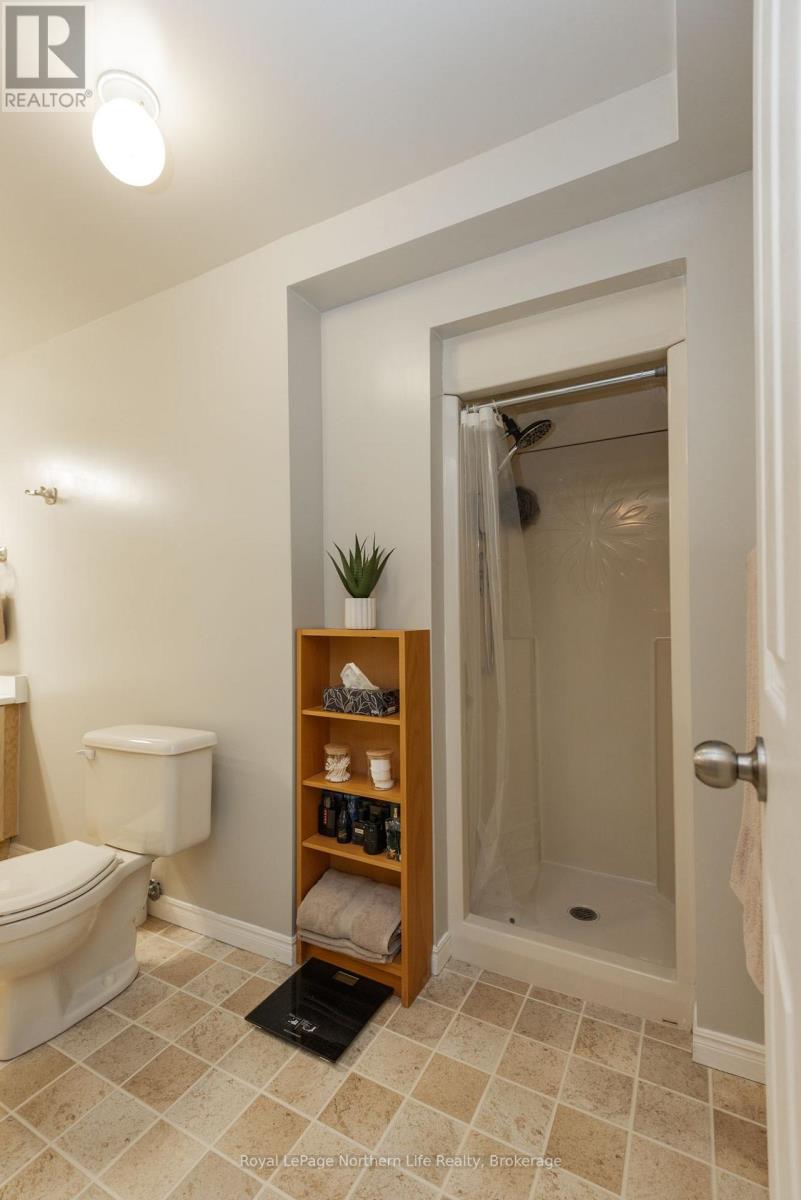 637 TACKABERRY DRIVE - 35