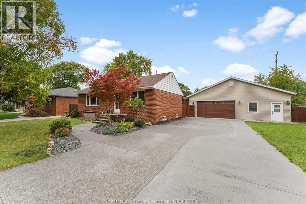 MLS# 26025615: 2505 Virginia Park Avenue, Windsor, Canada