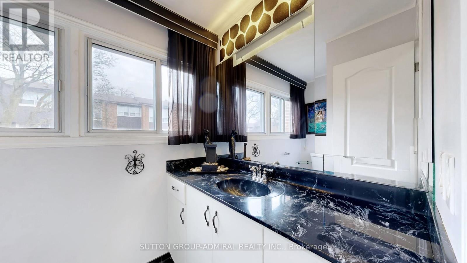 4 Dove Hawk Way, Toronto, ON photo 11