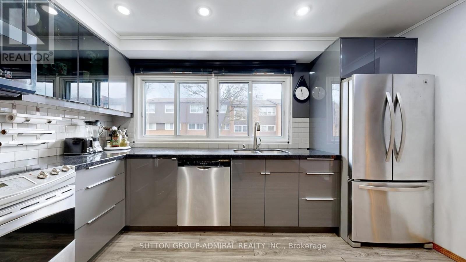 4 Dove Hawk Way, Toronto, ON photo 3