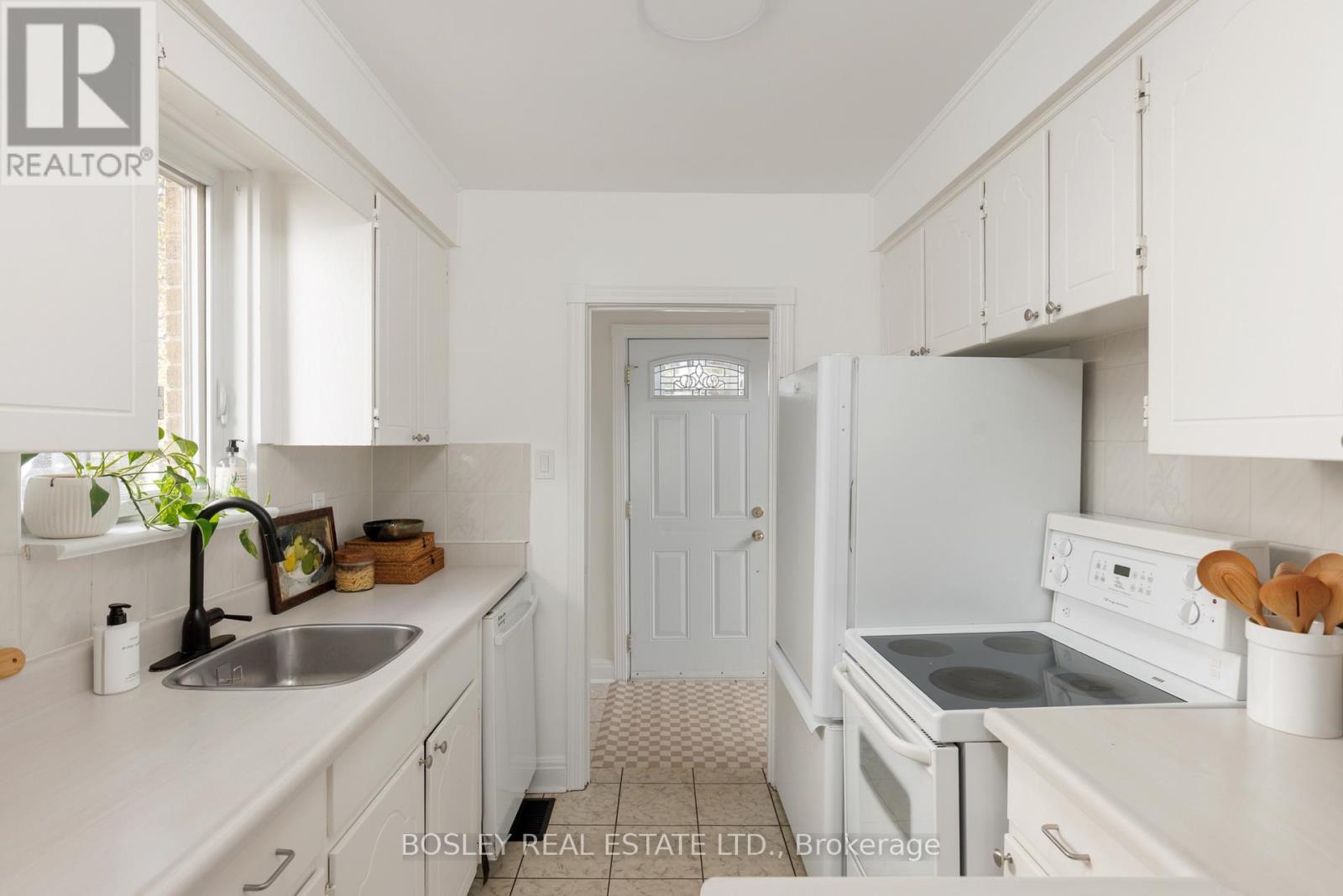 128 Leacrest Road, Toronto, ON photo 12