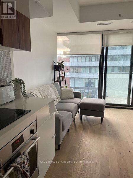 Photo of 185 Roehampton Avenue