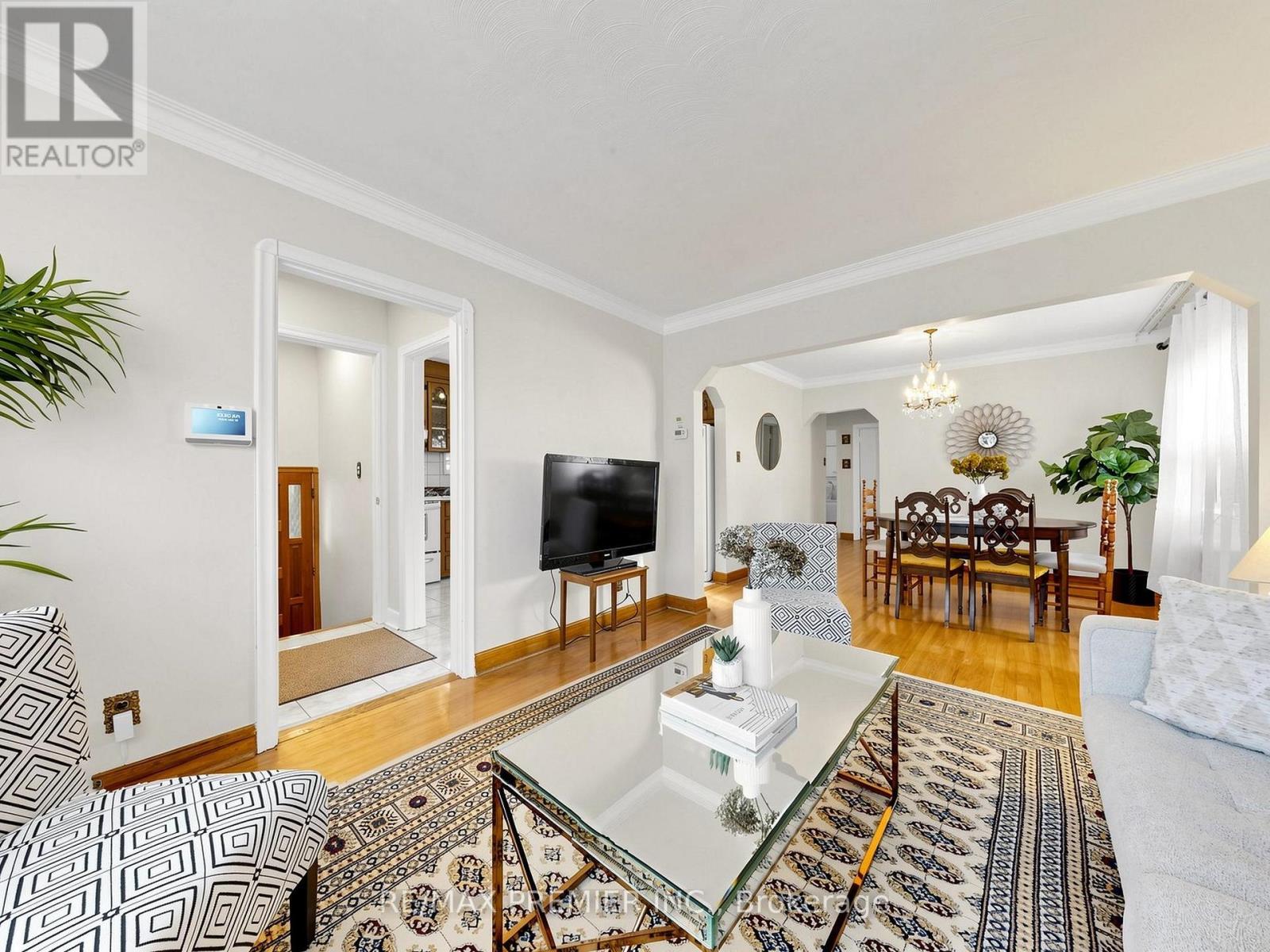 14 Shaneen Boulevard, Toronto, ON photo 6