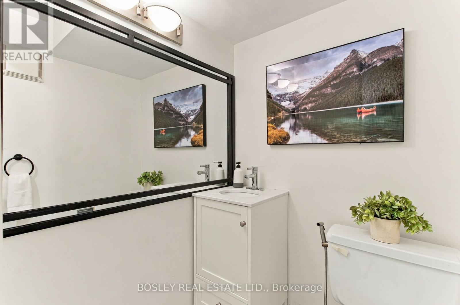 14 Lount Street, Toronto, ON photo 38