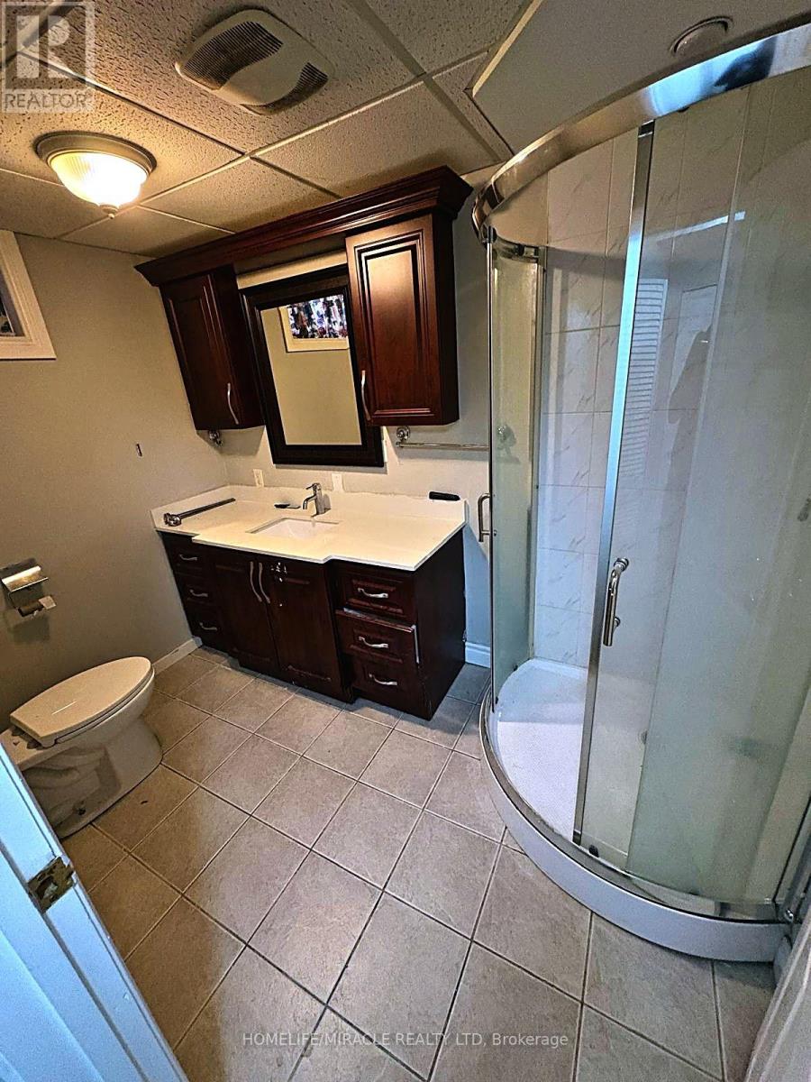76 Switzer Drive, Oshawa, ON photo 13