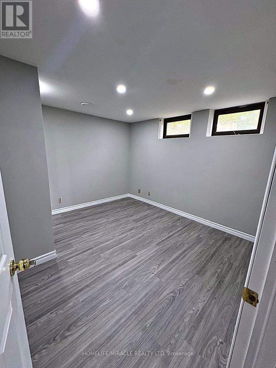 76 Switzer Drive, Oshawa, ON photo 18