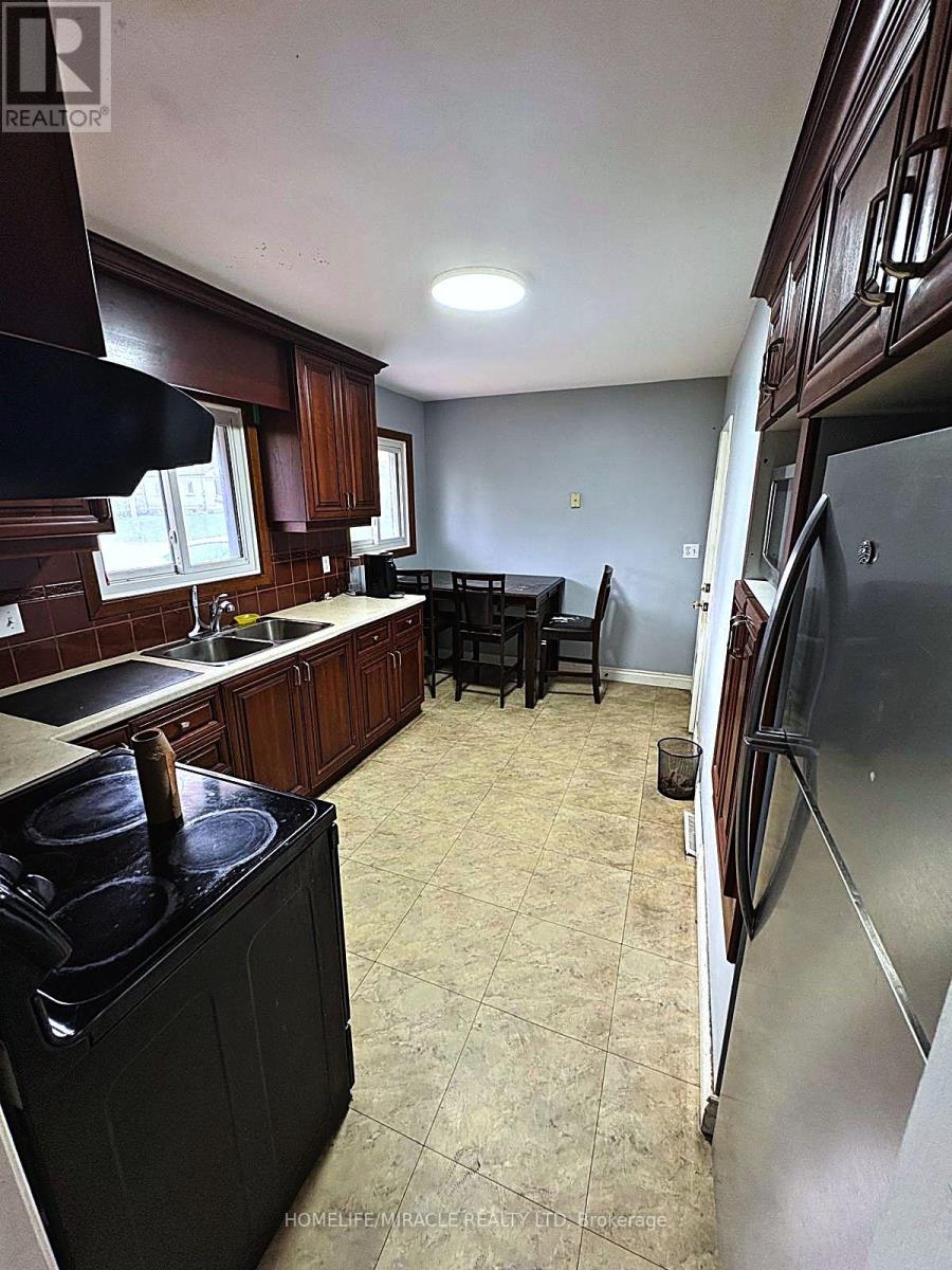 76 Switzer Drive, Oshawa, ON photo 2