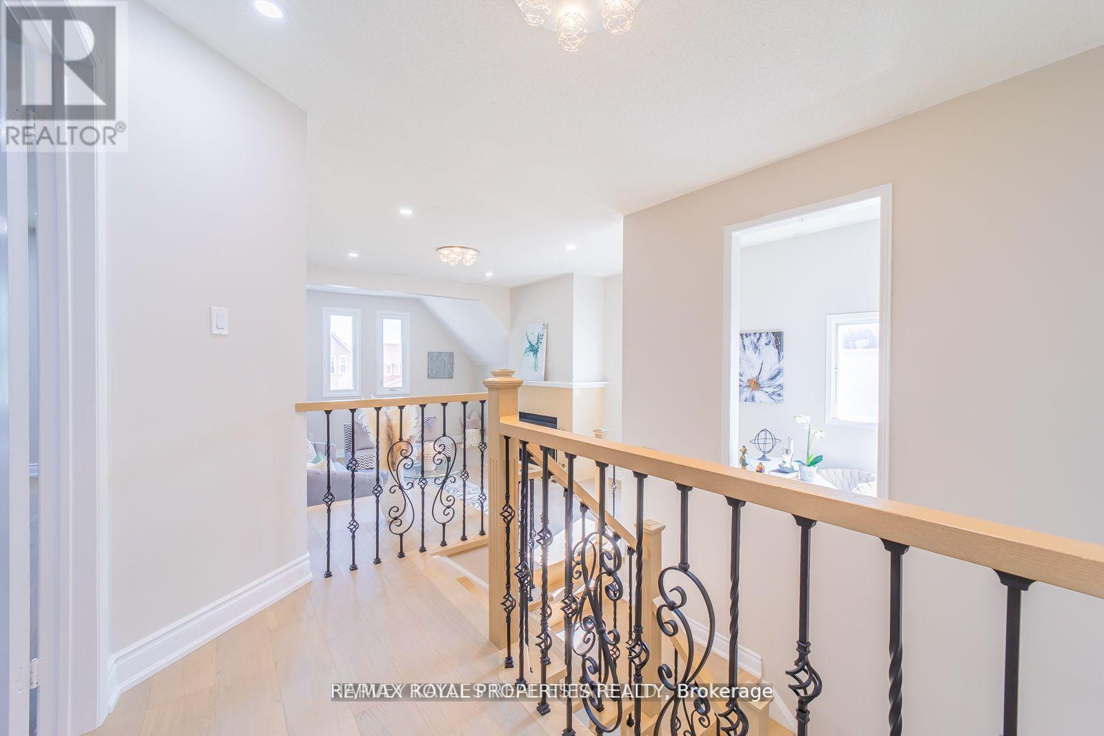 1639 Middleton Street South, Pickering, ON photo 18