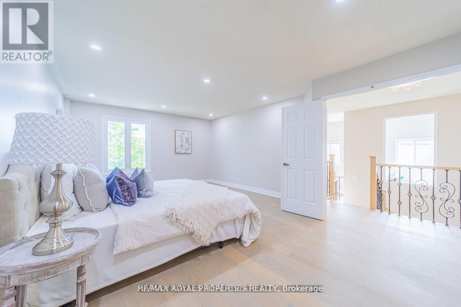 1639 Middleton Street South, Pickering, ON photo 19