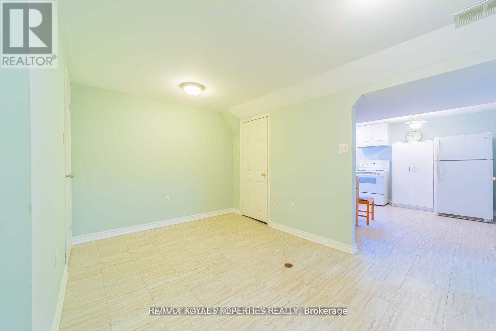 1639 Middleton Street South, Pickering, ON photo 28