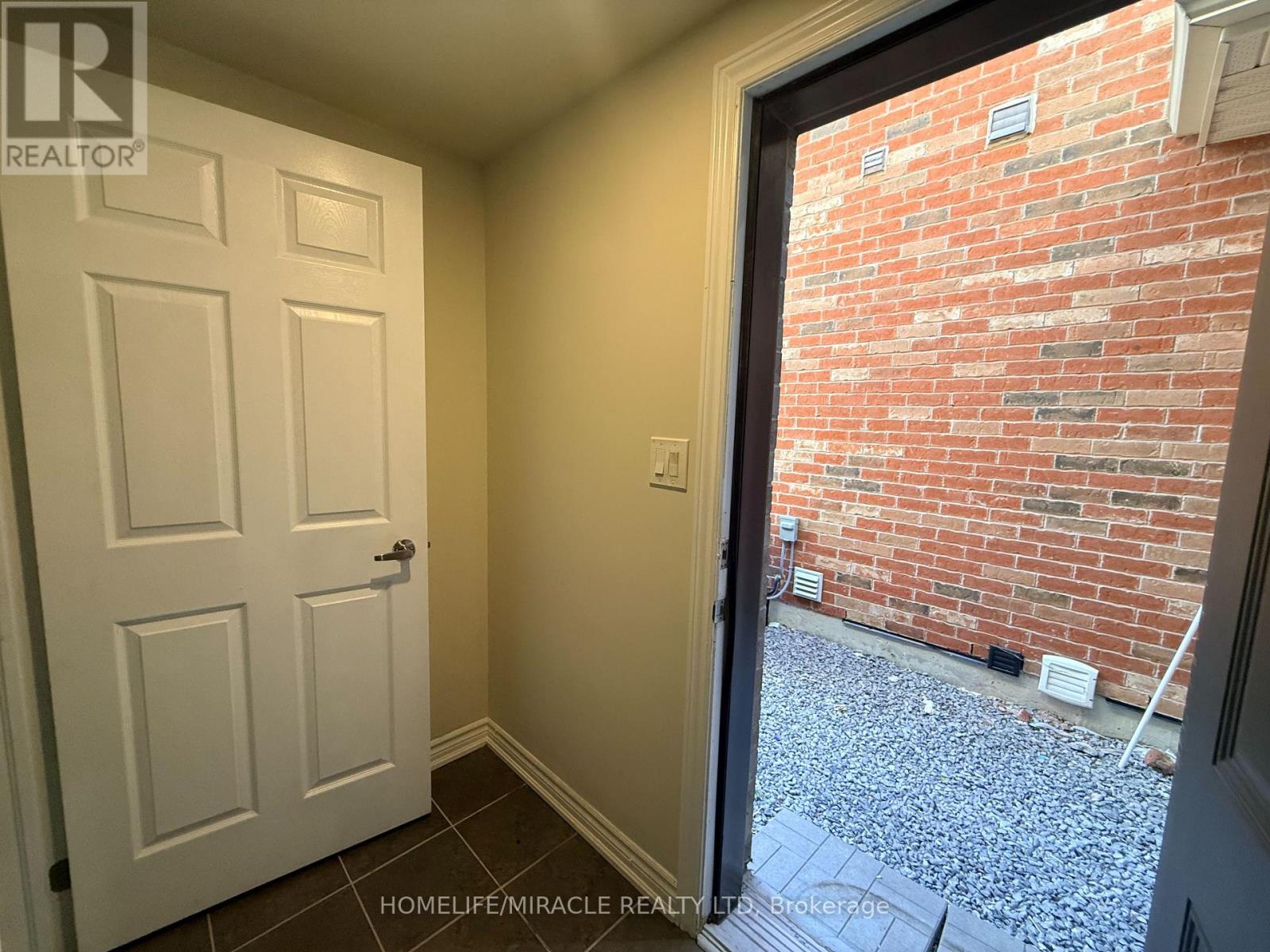 1301 Apollo Street, Oshawa, ON photo 25