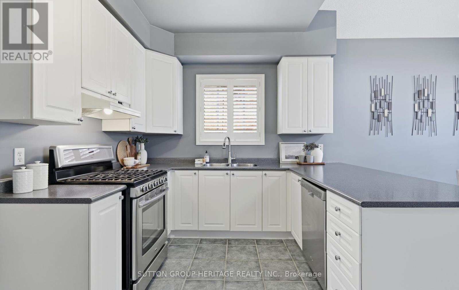 35 Kimberly Drive, Whitby, ON photo 9