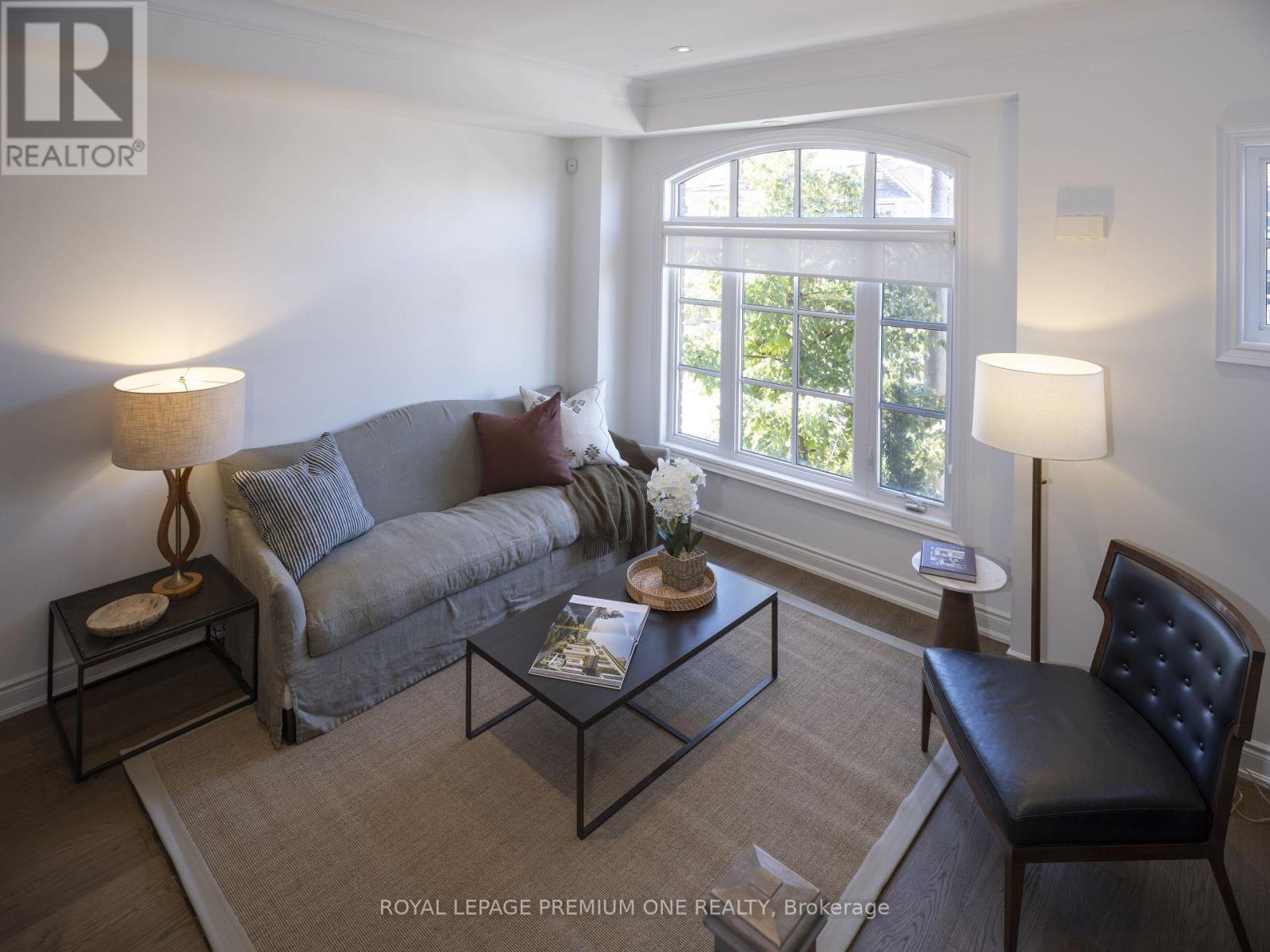 #4 1145 OSSINGTON AVENUE N - 11