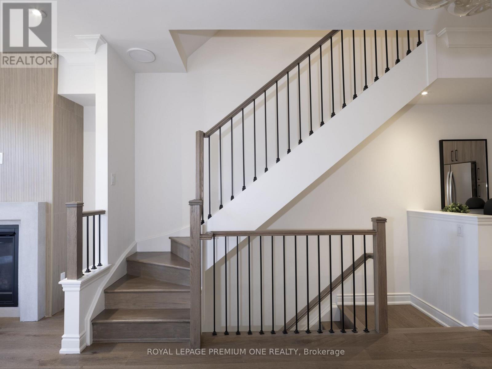 #4 1145 OSSINGTON AVENUE N - 8