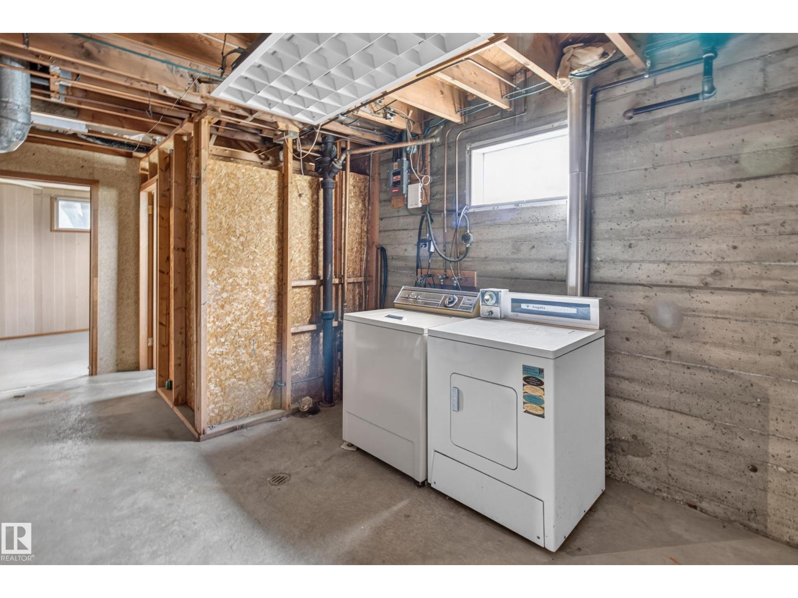 6321 104 AV NW, Edmonton — photo 27