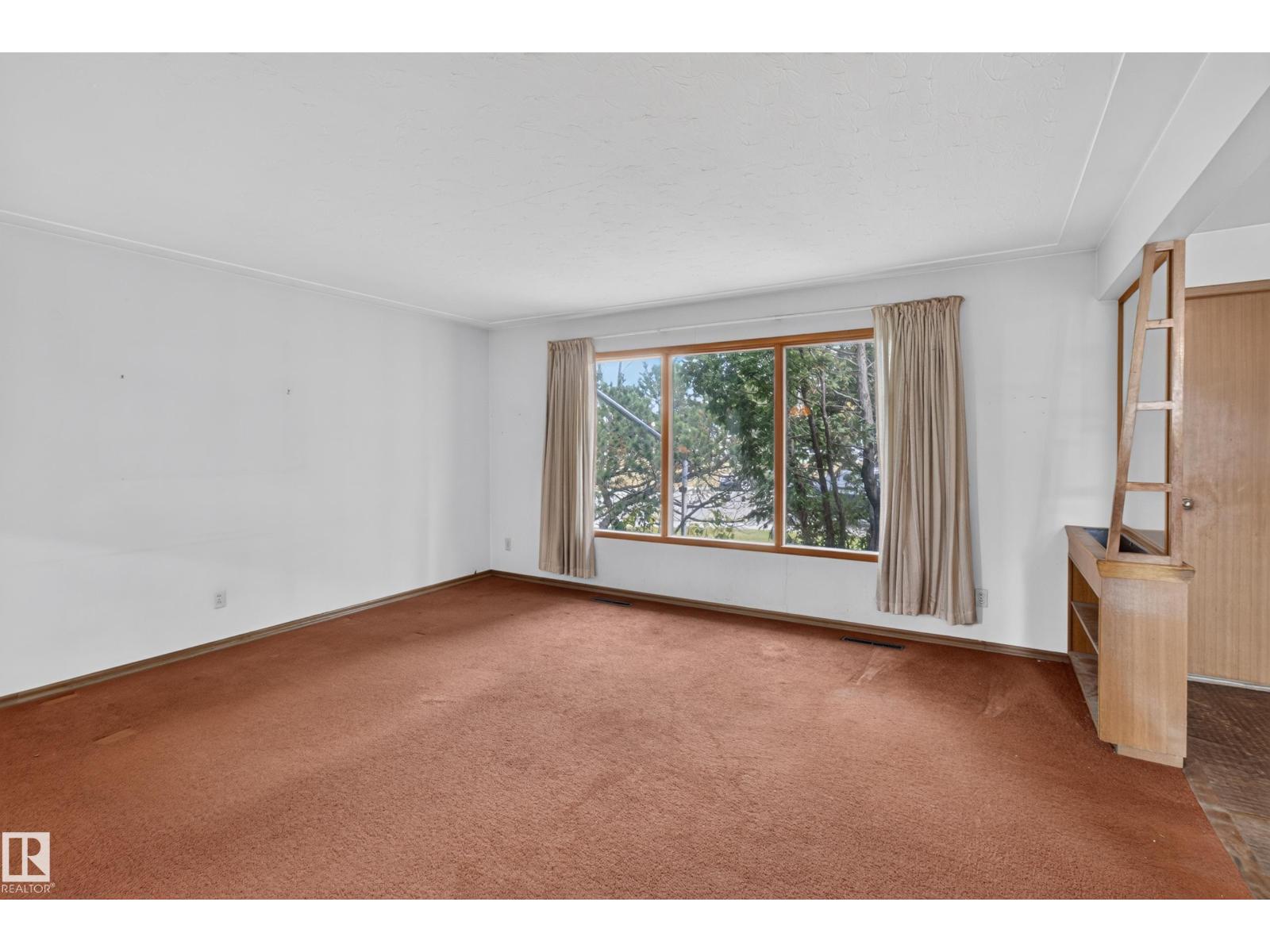 6321 104 AV NW, Edmonton — photo 9