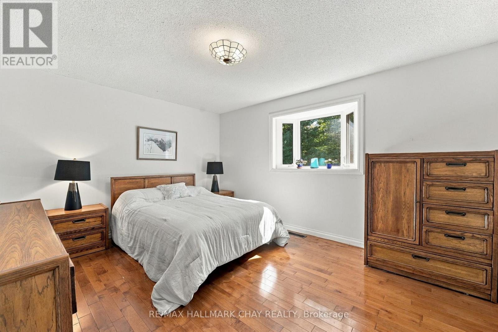 57 Belmont Crescent, Springwater photo 12