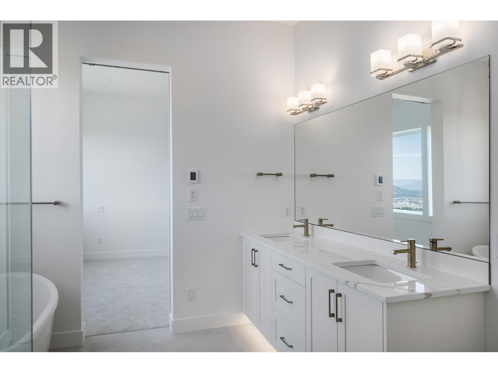 2054 Kentucky Crescent, Kelowna - Image 1