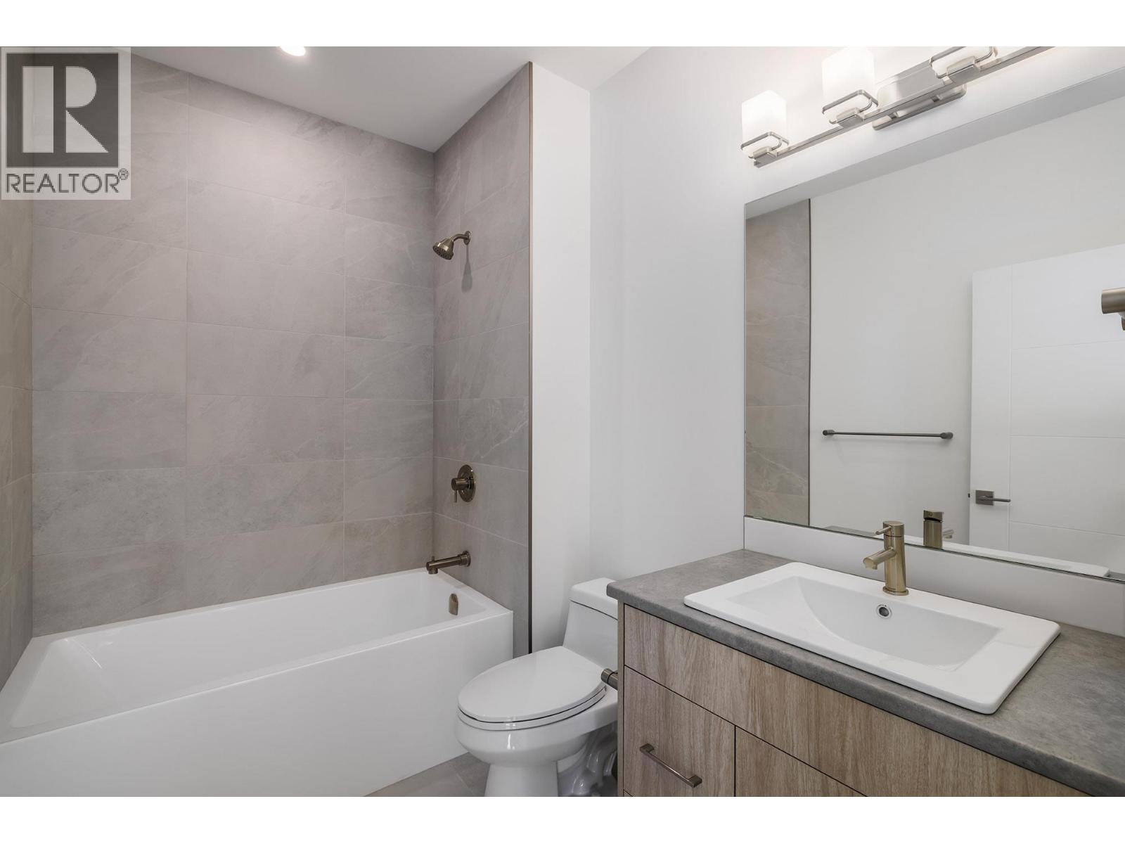 2054 Kentucky Crescent, Kelowna - Image 1
