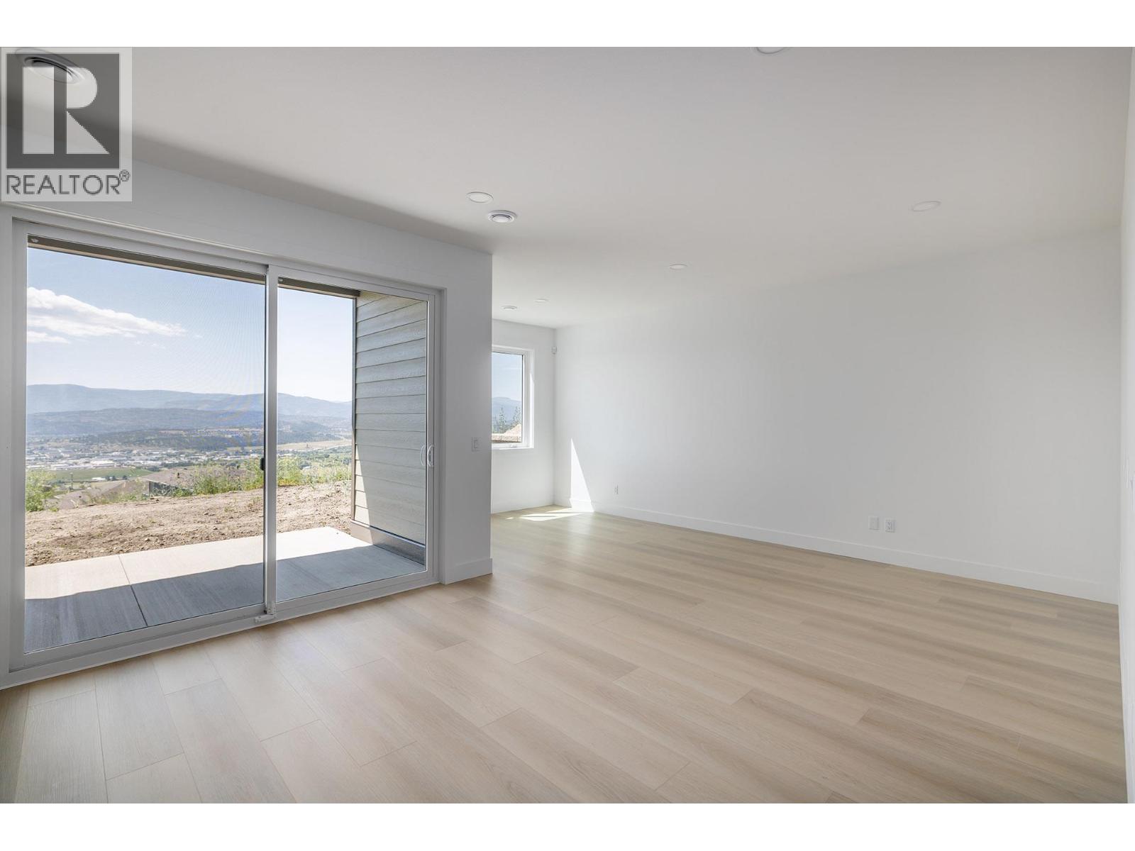 2054 Kentucky Crescent, Kelowna - Image 1